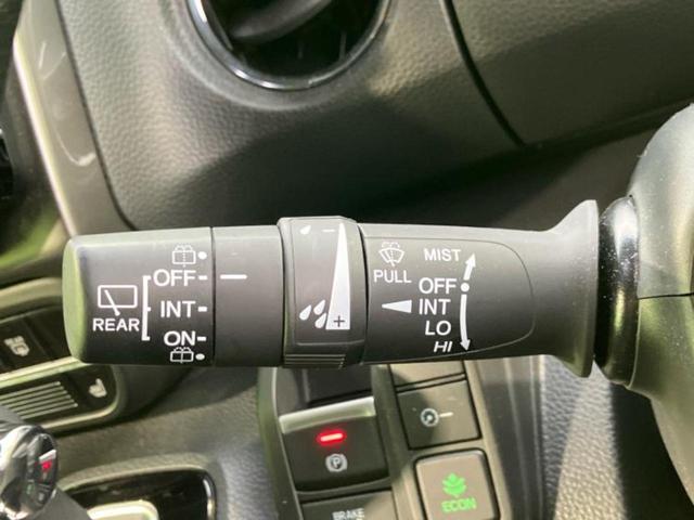 Ｎ－ＢＯＸカスタム Ｌスタイルプラスブラック　新品タイヤ／保証書／純正　８インチ　ＳＤナビ／衝突安全装置／両側電動スライドドア／シートヒーター／車線逸脱防止支援システム／ヘッドランプ　ＬＥＤ／ＥＴＣ／ＥＢＤ付ＡＢＳ／横滑り防止装置　レーンアシスト（17枚目）