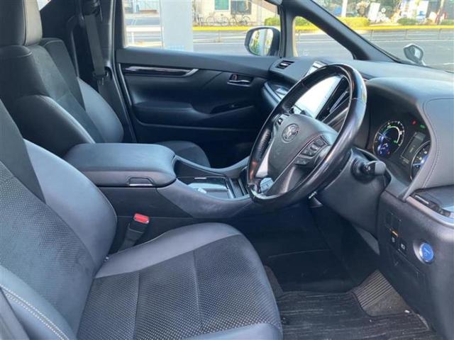 アルファードハイブリッド 4WDハイブリッドSタイプゴールド 新品タイヤ/ディスプレイオーディオ+ナビ9インチ/衝突安全装置/両側電動スライドドア/車線逸脱防止支援システム/シート ハーフレザー/電動バックドア/ヘッドランプ LED 衝突被害軽減システム 4WD(4枚目)