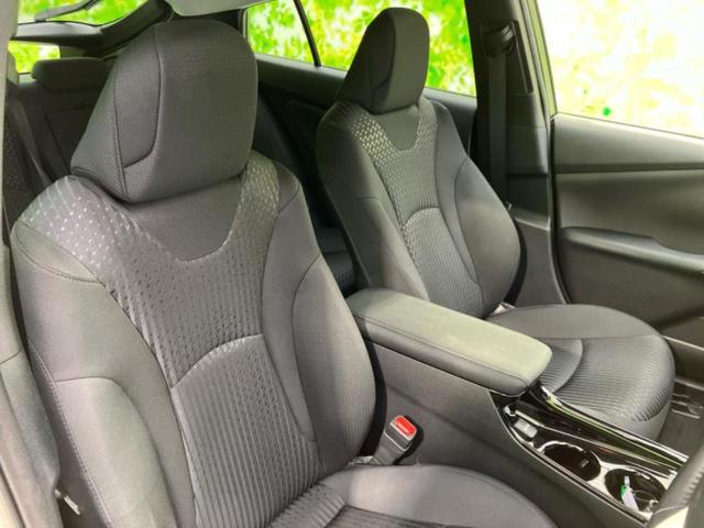 プリウス Ｓセーフティプラス　新品タイヤ／保証書／純正　ＳＤナビ／衝突安全装置／車線逸脱防止支援システム／パーキングアシスト　自動操舵／ヘッドランプ　ＬＥＤ／ＵＳＢジャック／Ｂｌｕｅｔｏｏｔｈ接続／ＥＴＣ／ＥＢＤ付ＡＢＳ（4枚目）