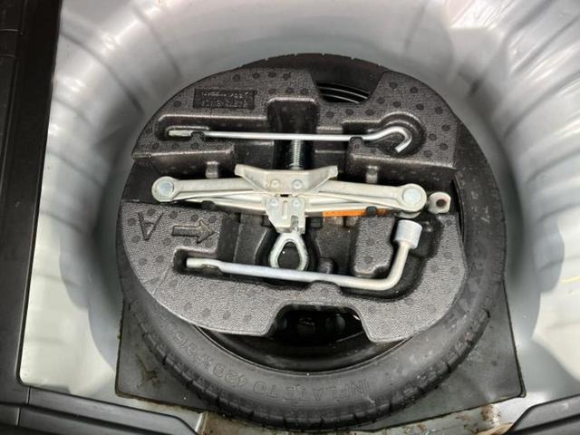 ノート X EBD付ABS/アイドリングストップ/エアバッグ 運転席/エアバッグ 助手席/パワーウインドウ/エンジンスタートボタン/キーレスエントリー/パワーステアリング/盗難防止システム/マニュアルエアコン(24枚目)