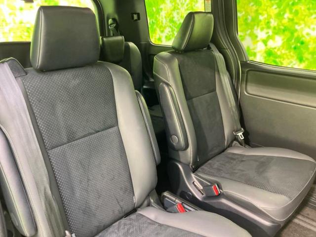 ヴォクシー ＺＳキラメキ３　保証書／純正　１０インチ　ＳＤナビ／フリップダウンモニター　純正　１２．８インチ／衝突安全装置／両側電動スライドドア／車線逸脱防止支援システム／ドライブレコーダー　前後／ヘッドランプ　ＬＥＤ　ドラレコ（5枚目）