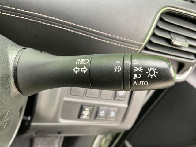 セレナ ハイウェイスターＶセレクション２　新品タイヤ／保証書／純正　ＳＤナビ／フリップダウンモニター／衝突安全装置／両側電動スライドドア／アラウンドビューモニター／車線逸脱防止支援システム／ドライブレコーダー　社外／ヘッドランプ　ＬＥＤ（17枚目）