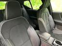 XC40 4WD B4 AWD Rデザイン 新品タイヤ/サンルーフ/保証書/純正 SDナビ/衝突安全装置/シートヒーター/全方位モニター/車線逸脱防止支援システム/シート ハーフレザー/パーキングアシスト 自動操舵/ヘッドランプ LED 4WD(4枚目)