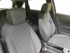 「この車の写真をもっと見たい」「状態が気になる」「この装備はついている？」どんな小さな疑問でもお気軽にお問い合わせください！ 4