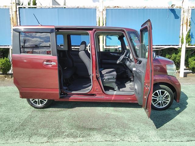 ８インチ大型ナビ！衝突軽減ＣＴＢＡ！両側パワースライドドア！前後ドライブレコーダー！ＥＴＣ！バックカメラ！ロック連動ミラー！Ｂｌｕｅｔｏｏｔｈ！ステアリングスイッチ！サイドバイザー！ＨＩＤ！ＤＶＤ！