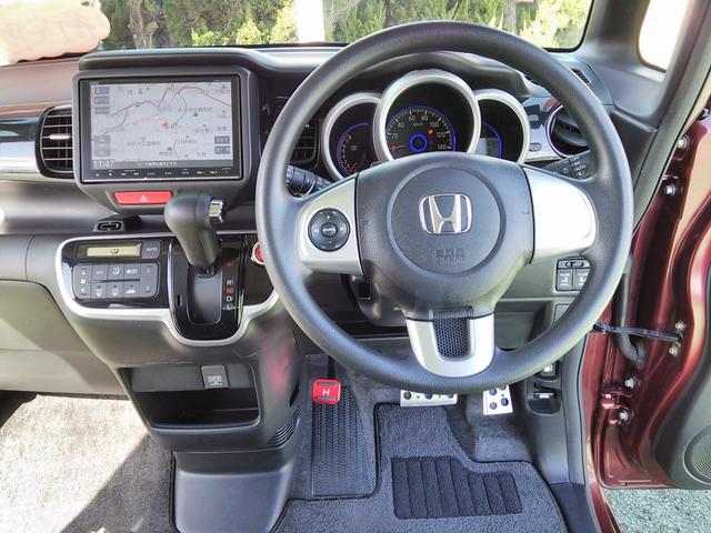 ８インチ大型ナビ！衝突軽減ＣＴＢＡ！両側パワースライドドア！前後ドライブレコーダー！ＥＴＣ！バックカメラ！ロック連動ミラー！Ｂｌｕｅｔｏｏｔｈ！ステアリングスイッチ！サイドバイザー！ＨＩＤ！ＤＶＤ！