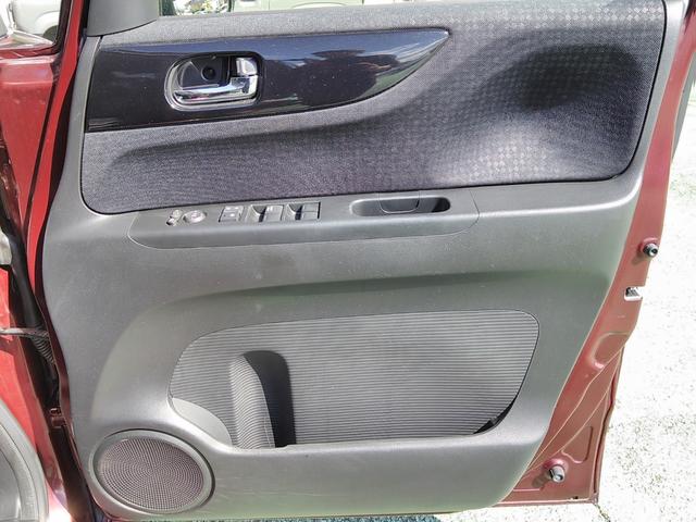 ８インチ大型ナビ！衝突軽減ＣＴＢＡ！両側パワースライドドア！前後ドライブレコーダー！ＥＴＣ！バックカメラ！ロック連動ミラー！Ｂｌｕｅｔｏｏｔｈ！ステアリングスイッチ！サイドバイザー！ＨＩＤ！ＤＶＤ！