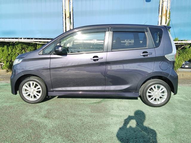 デイズ ハイウェイスター　Ｘ　ナビ　フルセグＴＶ　ＥＴＣ　バックカメラ　ＵＳＢ　スマートキー　純正１４インチアルミホイール　プロジェクターＨＩＤ　サイドバイザー　アイドリングストップ　Ｂｌｕｅｔｏｏｔｈ　革巻きステアリング（9枚目）