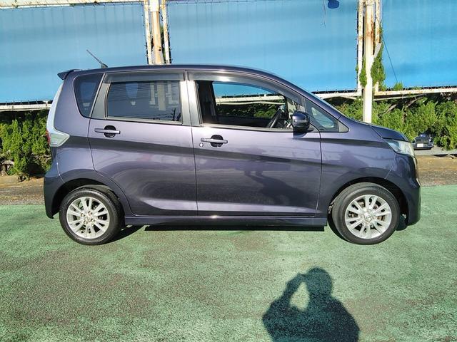 デイズ ハイウェイスター　Ｘ　ナビ　フルセグＴＶ　ＥＴＣ　バックカメラ　ＵＳＢ　スマートキー　純正１４インチアルミホイール　プロジェクターＨＩＤ　サイドバイザー　アイドリングストップ　Ｂｌｕｅｔｏｏｔｈ　革巻きステアリング（10枚目）