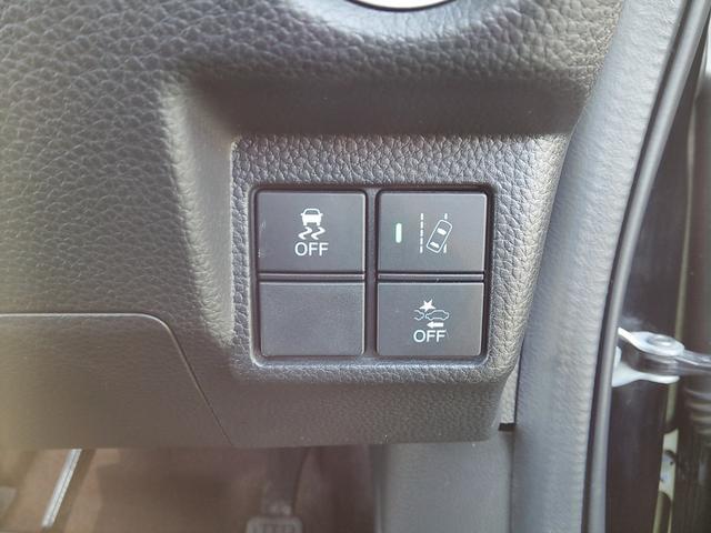 Ｎ－ＢＯＸカスタム Ｇ・Ｌターボホンダセンシング　大型８インチナビ　ターボ　両側パワースライドドア　バックカメラ　ビルトインＥＴＣ　ホンダセンシング　アダプティブクルーズコントロール　サイドバイザー　車線逸脱装置　ステアリングスイッチ（6枚目）