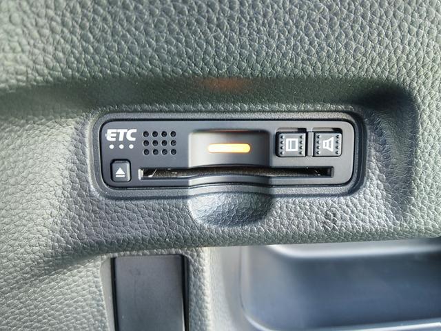 Ｎ－ＢＯＸカスタム Ｇ・Ｌターボホンダセンシング　大型８インチナビ　ターボ　両側パワースライドドア　バックカメラ　ビルトインＥＴＣ　ホンダセンシング　アダプティブクルーズコントロール　サイドバイザー　車線逸脱装置　ステアリングスイッチ（7枚目）