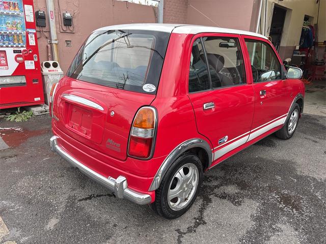 ミラジーノ ミニライトスペシャル　オートマチック車　集中ドアロック　盗難防止システム　フォグランプ　フロアマット　電格ミラー　エアバッグ　パワステ　パワーウィンドウ（10枚目）