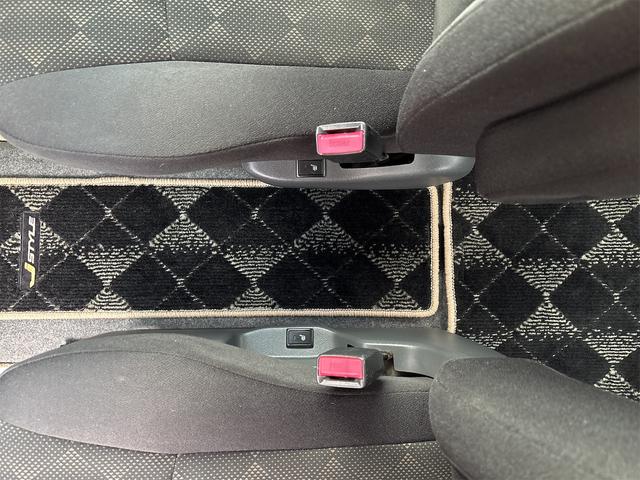 ソリオバンディット DJE Jスタイル レーダーブレーキサポートII 4WD 両側パワースライドドア クルーズコントロール 運転席・助手席ヒートシーター アイドリングストップ スマートキー スペアキー リアスポイラー バイザー フロアマット(39枚目)