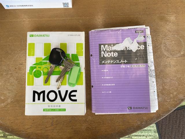 ムーヴ カスタム　ＲＳ　修復歴無　オートマチック車　ターボ　ステアリングシフト　エンジン形式ＪＢ　４ＡＴ　ＥＴＣ　ナビ　ＤＴＶ　ＨＩＤ　アルミホイール　キーレスエントリー　スペアキー　マット　ドアバイザー　記録簿　オートＡＣ（64枚目）