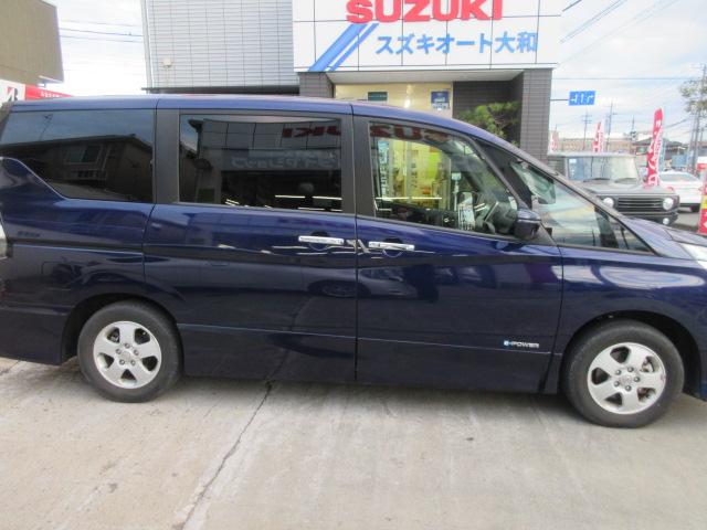 セレナ ｅ－パワー　ハイウェイスターＶ　●ナビ●ＥＴＣ２．０●３６０度ドラレコ＋リヤ●マット●プロパイロット●後席モニター●ブレーキホールド●オートライト●オートエアコン●リヤエアコン●セカンドシートスライド●室内ＬＥＤ●純正アルミあり（4枚目）