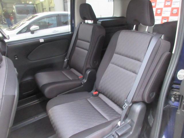 セレナ ｅ－パワー　ハイウェイスターＶ　●ナビ●ＥＴＣ２．０●３６０度ドラレコ＋リヤ●マット●プロパイロット●後席モニター●ブレーキホールド●オートライト●オートエアコン●リヤエアコン●セカンドシートスライド●室内ＬＥＤ●純正アルミあり（32枚目）