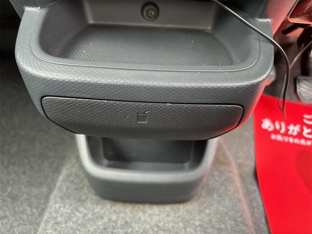 デリカＤ：２ Ｘ　ＥＴＣ　両側スライド・片側電動　スマートキー　電動格納ミラー　ＣＶＴ　アルミホイール　ＣＤ　ミュージックプレイヤー接続可　盗難防止システム　衝突安全ボディ　ＡＢＳ　エアコン　パワーステアリング（46枚目）