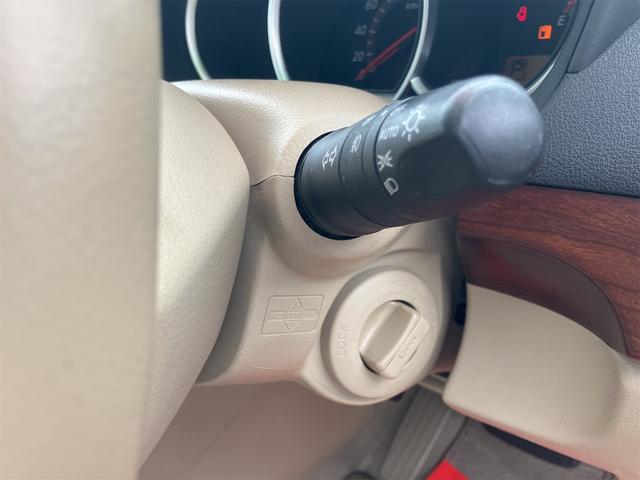 ブルーバードシルフィ ２０Ｍ　ＥＴＣ　ナビ　ＴＶ　オートライト　ＣＶＴ　スマートキー　電動格納ミラー　盗難防止システム　衝突安全ボディ　ＡＢＳ　エアコン　パワーステアリング（8枚目）