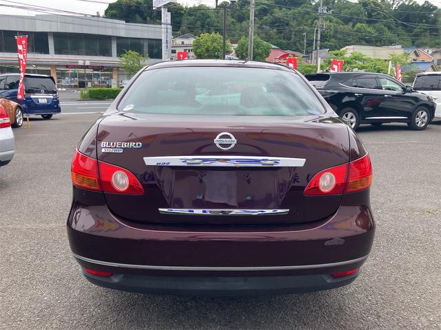 ブルーバードシルフィ ２０Ｍ　ＥＴＣ　ナビ　ＴＶ　オートライト　ＣＶＴ　スマートキー　電動格納ミラー　盗難防止システム　衝突安全ボディ　ＡＢＳ　エアコン　パワーステアリング（17枚目）