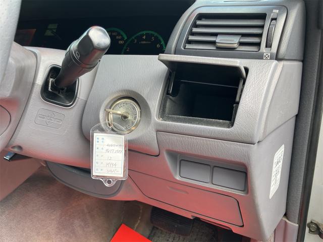グロリア ２５０ＴＸ　４０ｔｈアニバーサリー　ＴＶ　アルミホイール　ＡＴ　電動格納ミラー　ＣＤ　カセット　ＡＢＳ　エアコン　パワーステアリング　パワーウィンドウ（7枚目）