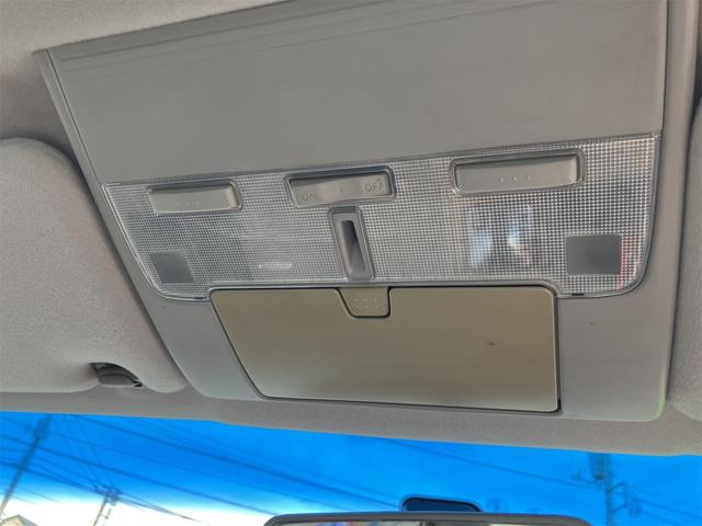 グロリア ２５０ＴＸ　４０ｔｈアニバーサリー　ＴＶ　アルミホイール　ＡＴ　電動格納ミラー　ＣＤ　カセット　ＡＢＳ　エアコン　パワーステアリング　パワーウィンドウ（9枚目）