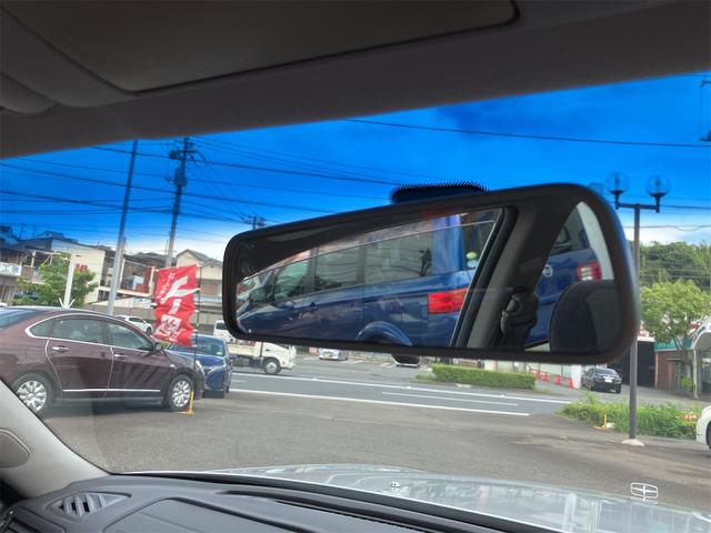 グロリア ２５０ＴＸ　４０ｔｈアニバーサリー　ＴＶ　アルミホイール　ＡＴ　電動格納ミラー　ＣＤ　カセット　ＡＢＳ　エアコン　パワーステアリング　パワーウィンドウ（10枚目）