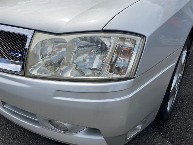 グロリア ２５０ＴＸ　４０ｔｈアニバーサリー　ＴＶ　アルミホイール　ＡＴ　電動格納ミラー　ＣＤ　カセット　ＡＢＳ　エアコン　パワーステアリング　パワーウィンドウ（23枚目）