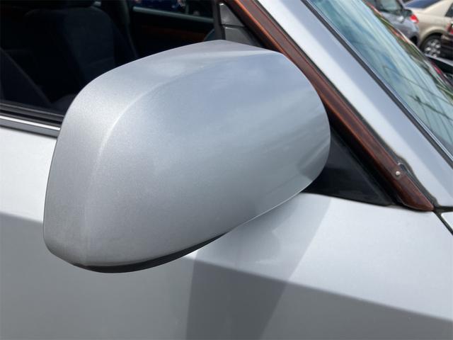 グロリア ２５０ＴＸ　４０ｔｈアニバーサリー　ＴＶ　アルミホイール　ＡＴ　電動格納ミラー　ＣＤ　カセット　ＡＢＳ　エアコン　パワーステアリング　パワーウィンドウ（27枚目）