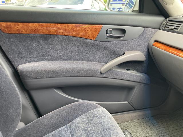 グロリア ２５０ＴＸ　４０ｔｈアニバーサリー　ＴＶ　アルミホイール　ＡＴ　電動格納ミラー　ＣＤ　カセット　ＡＢＳ　エアコン　パワーステアリング　パワーウィンドウ（41枚目）