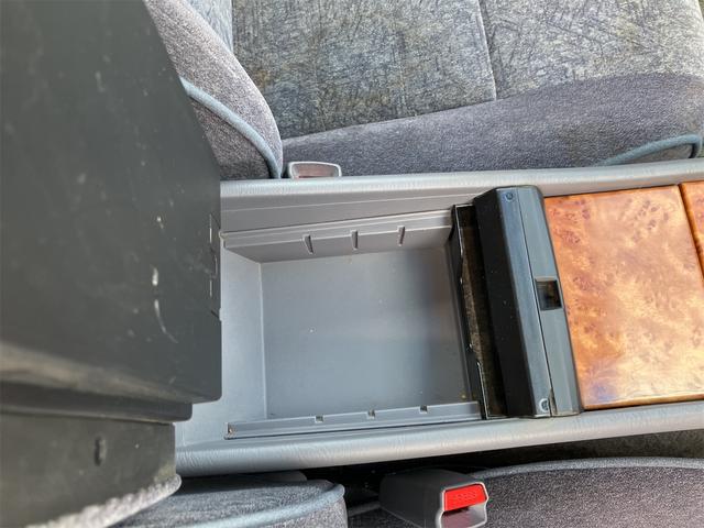 グロリア ２５０ＴＸ　４０ｔｈアニバーサリー　ＴＶ　アルミホイール　ＡＴ　電動格納ミラー　ＣＤ　カセット　ＡＢＳ　エアコン　パワーステアリング　パワーウィンドウ（49枚目）