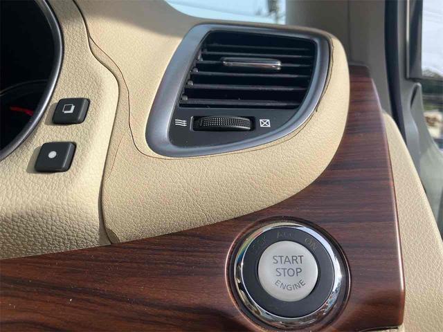 ティアナ ２５０ＸＬ　ドライブレコーダー　ＥＴＣ　バックカメラ　ナビ　ＴＶ　アルミホイール　オートライト　ＣＶＴ　スマートキー　電動格納ミラー　盗難防止システム　カーテンエアバッグ　ＣＤ　ミュージックプレイヤー接続可（8枚目）