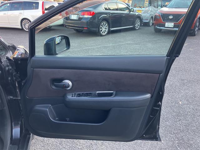 ティーダ １８Ｇ　ＥＴＣ　ナビ　オートライト　ＨＩＤ　スマートキー　電動格納ミラー　ＭＴ　盗難防止システム　衝突安全ボディ　ＡＢＳ　ＣＤ　ＤＶＤ再生　ミュージックプレイヤー接続可　Ｂｌｕｅｔｏｏｔｈ　エアコン（32枚目）