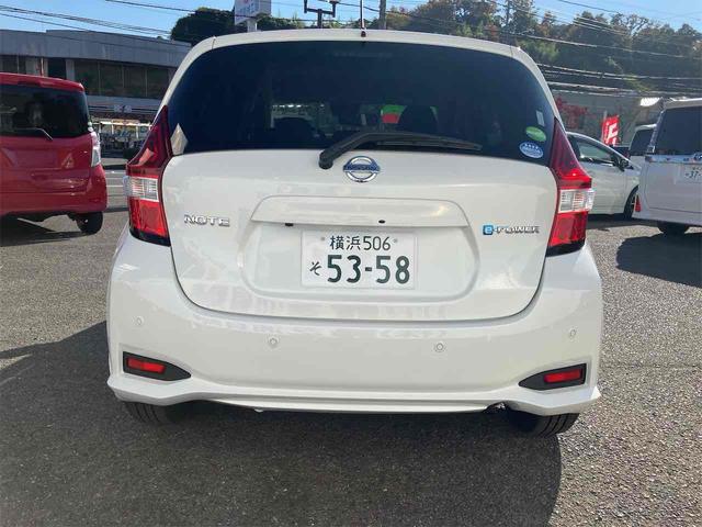 ノート ｅ－パワー　Ｘ　Ｖセレクション　全周囲カメラ　ナビ　ＴＶ　クリアランスソナー　レーンアシスト　衝突被害軽減システム　アルミホイール　オートライト　ＬＥＤヘッドランプ　スマートキー　電動格納ミラー　ＣＶＴ　盗難防止システム（15枚目）