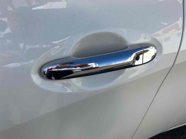 ノート ｅ－パワー　Ｘ　Ｖセレクション　全周囲カメラ　ナビ　ＴＶ　クリアランスソナー　レーンアシスト　衝突被害軽減システム　アルミホイール　オートライト　ＬＥＤヘッドランプ　スマートキー　電動格納ミラー　ＣＶＴ　盗難防止システム（43枚目）