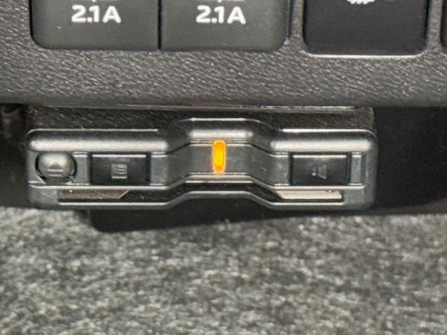 ＥＴＣ付きで高速道路料金所は現金不要。高速料金割引も受けられ、スマートインターチェンジも通過出来て大変便利ですよ！