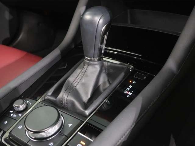 ＭＡＺＤＡ３ファストバック １．８　ＸＤ　プロアクティブ　ツーリング　セレクション　ディ　３６０°セーフティパッケージ／ＢＯＳＥサウンド　Ｐシート　誤発進抑制　レーダークルーズコントロール　ＬＥＤヘッドライト　本革シート　インテリキー　ＥＴＣ　ナビＴＶ　シートヒーター　横滑り防止システム（15枚目）