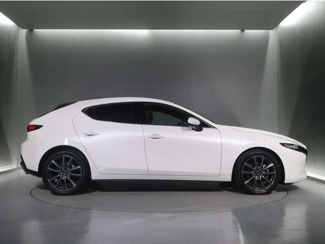 ＭＡＺＤＡ３ファストバック １．８　ＸＤ　プロアクティブ　ツーリング　セレクション　ディ　３６０°セーフティパッケージ／ＢＯＳＥサウンド　Ｐシート　誤発進抑制　レーダークルーズコントロール　ＬＥＤヘッドライト　本革シート　インテリキー　ＥＴＣ　ナビＴＶ　シートヒーター　横滑り防止システム（18枚目）