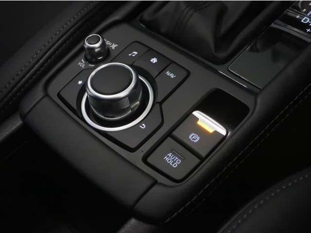 【電動サイドパーキング】便利な電動式パーキングブレーキ（オートホールド機能）付♪渋滞や信号待ちで長く停車する時も、ペダルから足を離しておくことが出来ますので、足が疲れにくいです！