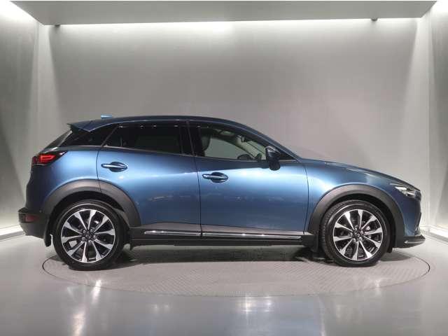 クォーターパネルにキャラクターラインを持たせないことで、逆に見る者に強烈なキャラクターを印象づけることに成功した無二のデザイン。２０２０ワールドカーデザインオブザイヤー受賞