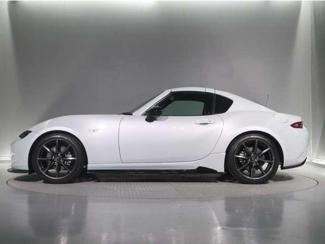 クルマらしい美しいプロポーション」を目指して、魂動デザインのもと、機能性もしっかりと考慮した素晴らしいデザインのお車となりました。