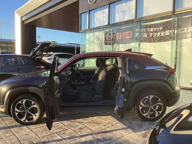 ＭＸ－３０ロータリーＥＶ エディションＲ　ＢＯＳＥ／レンジエクステンダー／３６０度モニター／　レーダークルーズコントロール　前席シートヒーター　フルセグＴＶ　衝突軽減　パワーシート　スマートキー　ＥＴＣ　ＬＥＤヘッドライト　バックカメラ（2枚目）