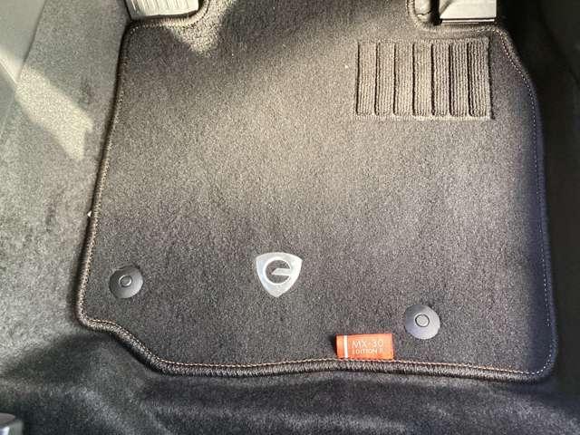 ＭＸ－３０ロータリーＥＶ エディションＲ　ＢＯＳＥ／レンジエクステンダー／３６０度モニター／　レーダークルーズコントロール　前席シートヒーター　フルセグＴＶ　衝突軽減　パワーシート　スマートキー　ＥＴＣ　ＬＥＤヘッドライト　バックカメラ（15枚目）