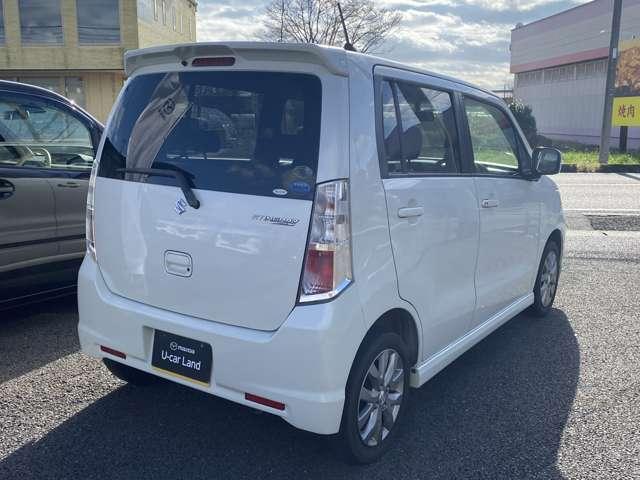 ワゴンＲスティングレー ６６０　スティングレー　リミテッド　スマ－トキ－　エアバック　セキュリティアラーム　両席エアバック　ＡＢＳ付き　フルオートエアコン　パワーウィンドウ　アルミホイール　パワステ　キーレスエントリー　ベンチシート　ベンチシートフルフラット（4枚目）