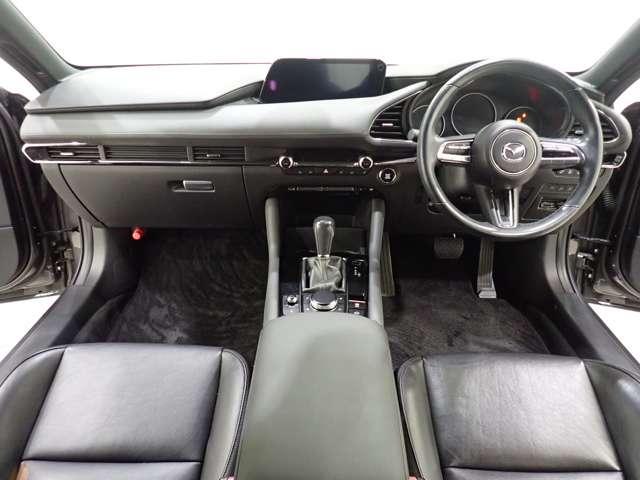 ＭＡＺＤＡ３ファストバック １．８　ＸＤ　Ｌパッケージ　ディーゼルターボ　ワンオーナー／３６０°ビューモニター／運転席（8枚目）