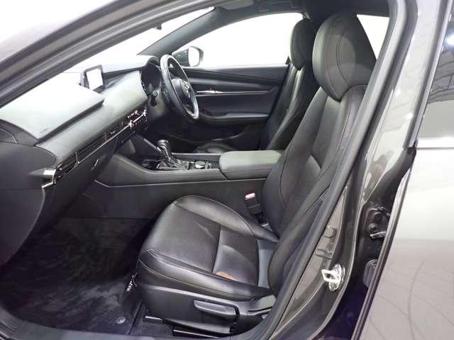 ＭＡＺＤＡ３ファストバック １．８　ＸＤ　Ｌパッケージ　ディーゼルターボ　ワンオーナー／３６０°ビューモニター／運転席（11枚目）