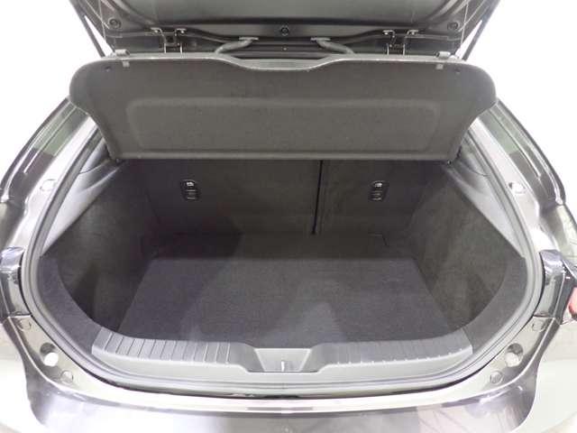 ＭＡＺＤＡ３ファストバック １．８　ＸＤ　Ｌパッケージ　ディーゼルターボ　ワンオーナー／３６０°ビューモニター／運転席（13枚目）