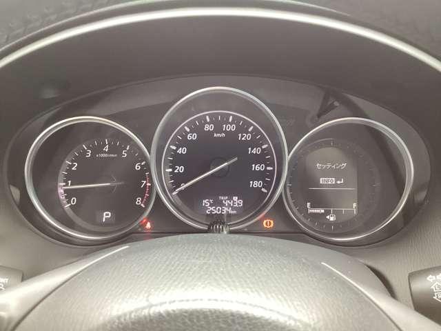 ＣＸ－５ ２．０　２０Ｓ　走行距離２５０３１ｋｍ・ナビＥＴＣ・ＨＩＤヘッドライ　定期点検記録簿　サイドエアバック　パワーウィンドウ　ＥＴＣ車載器　ミュージックプレイヤー接続可　アルミ　Ｂカメ　オートエアコン　スマキー　禁煙（20枚目）