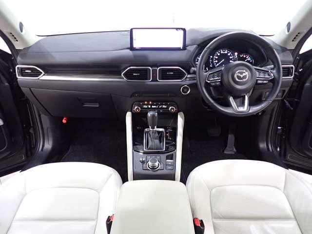 ＣＸ－５ ２．２　ＸＤ　Ｌパッケージ　ディーゼルターボ　ワンオーナー／ホワイトレザー内装／ＢＯＳＥサウ　パワーバックゲート　レーダーＣ　１オーナー　エアコン　リアカメラ　本革　キーフリー　電動パワーシート　アイストップ　ターボ　ＴＶナビ　アドバンスキー（9枚目）