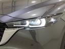 ライトが点灯した状態です。綺麗で明るいヘッドランプ、夜間の走行でも安心です。