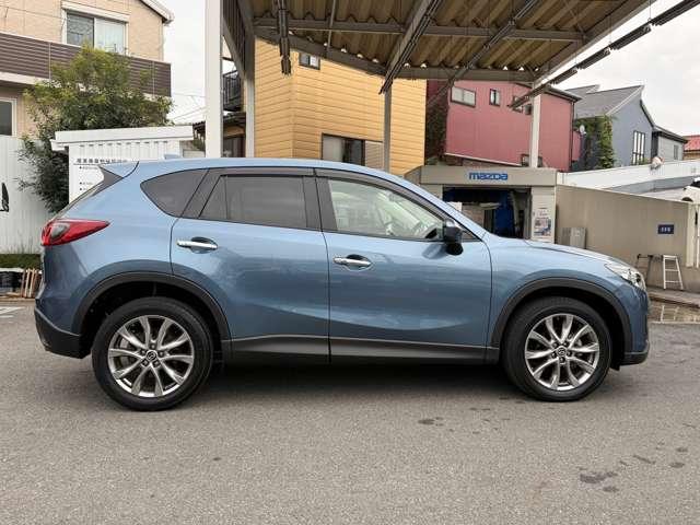 ＣＸ－５ ２．２　ＸＤ　２０１３アニバーサリー　ディーゼルターボ　４Ｗ　禁煙車　クルコン　スマートシティブレーキサポート　フルセグＴＶ　パワーシート　スマートキー　シートヒーター　ＥＴＣ　４ＷＤ　バックＣ　本革シート　横滑防止装置　ＤＶＤ（3枚目）